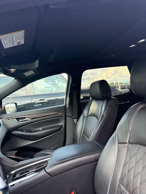 Used 2022 Red Buick Avenir image 35
