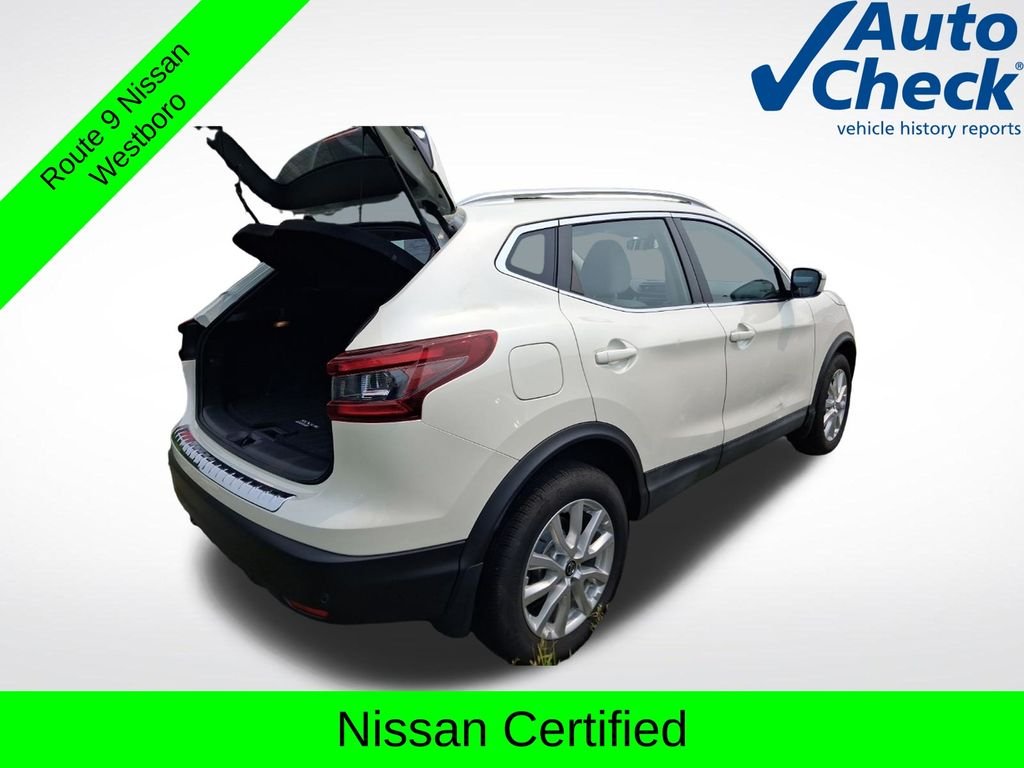 Used 2020 White Nissan SV image 10
