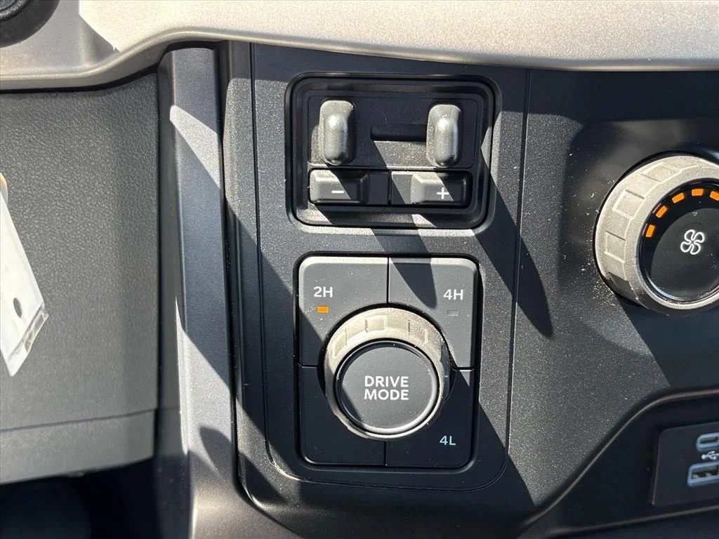 Used 2023 Black Ford XLT image 19