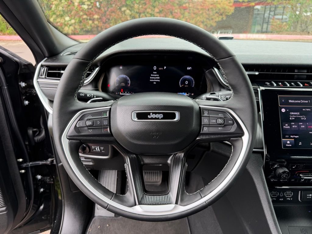 Used 2025 Black Jeep Altitude X image 18