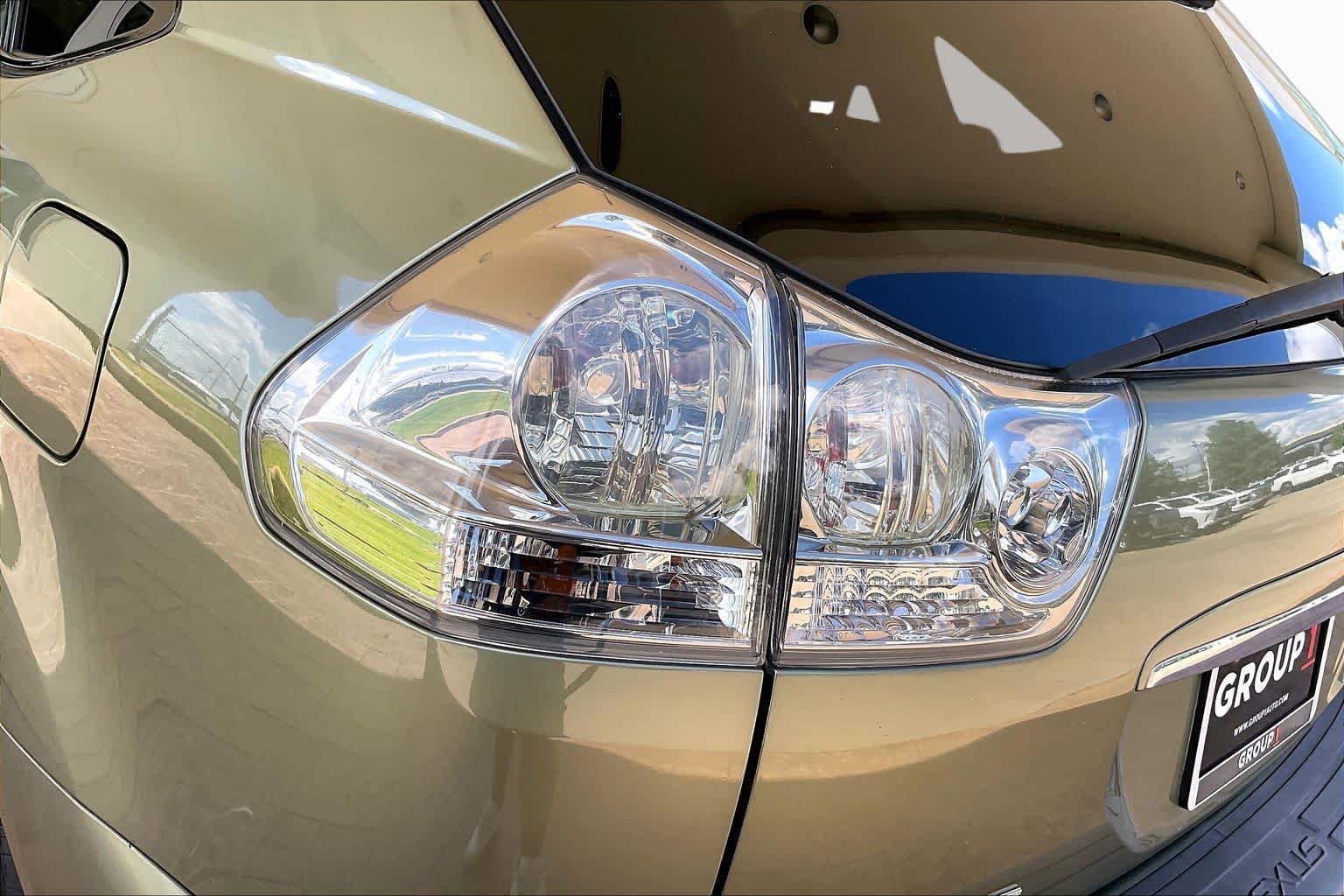 Used 2008 Desert Sage Metallic Lexus  image 24