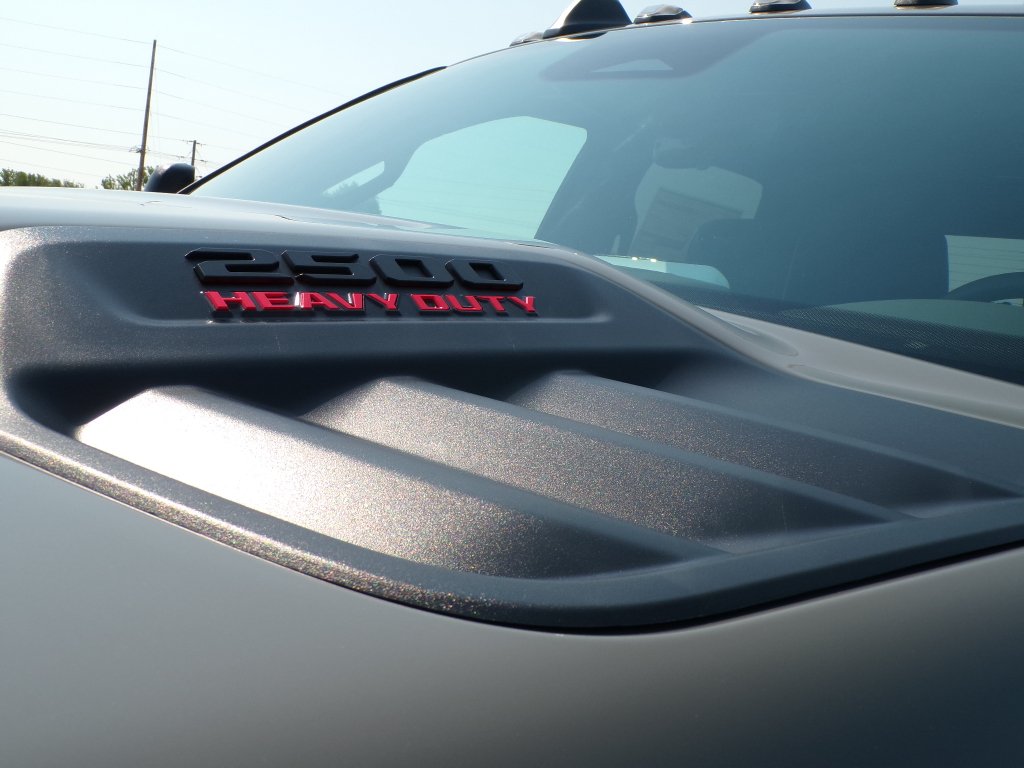 New 2026 Ceramic Gray Clear-Coat Exterior Paint RAM Limited image 10