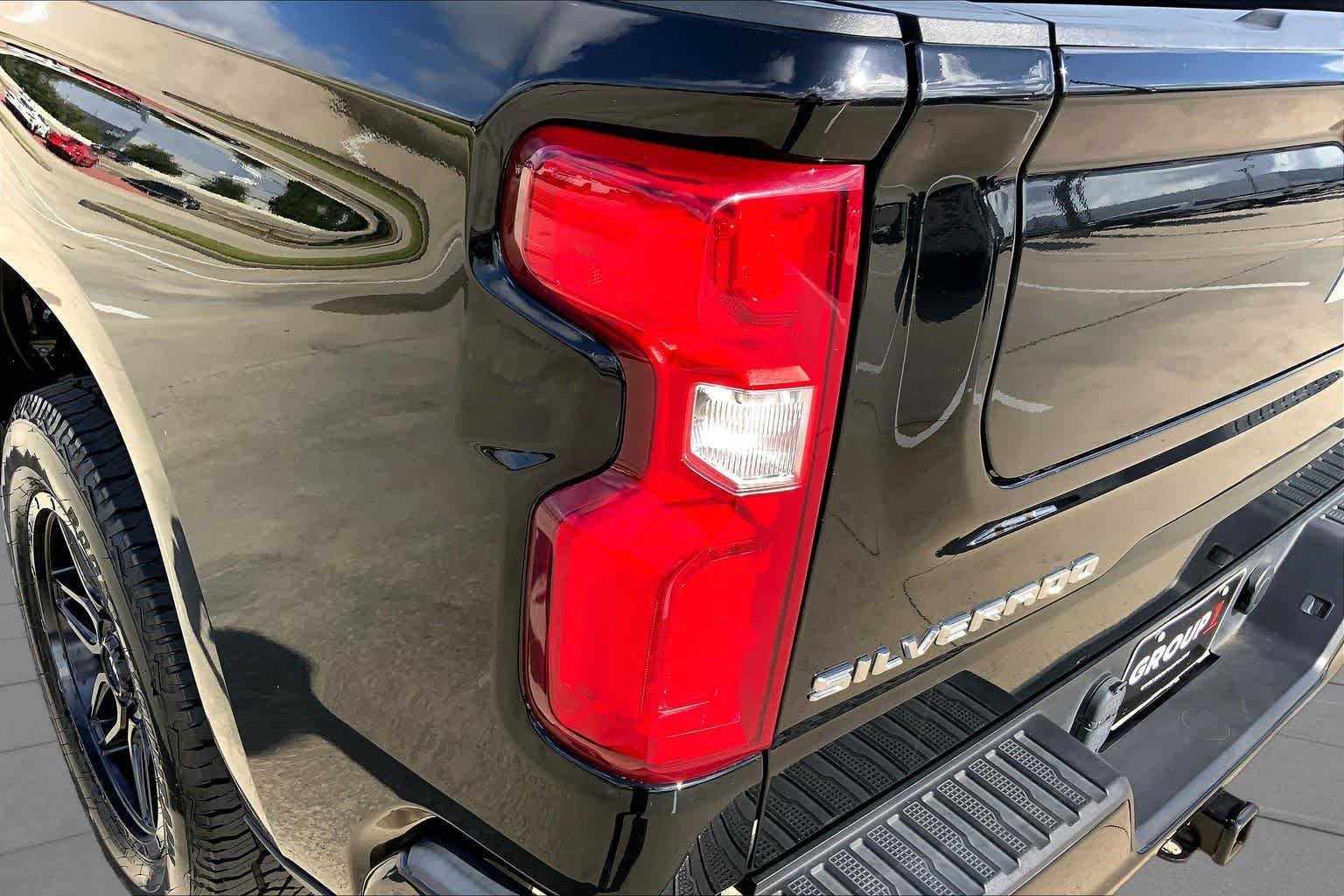 Used 2021 Black Chevrolet Custom image 27
