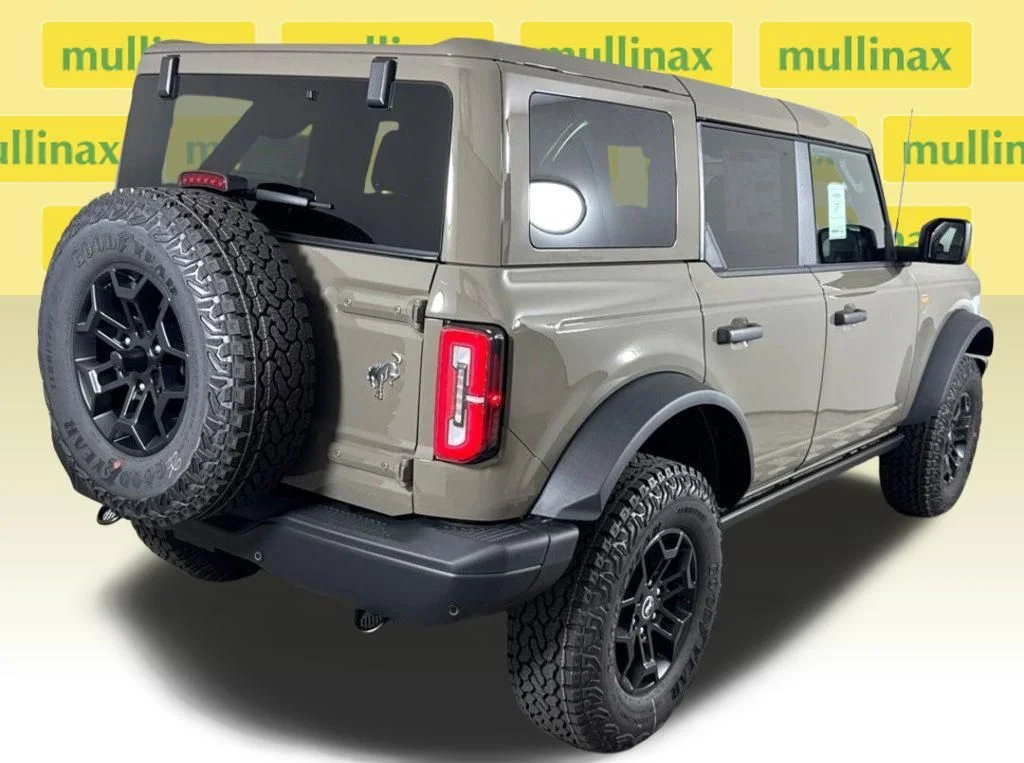 New 2026 Gray Ford Badlands image 21