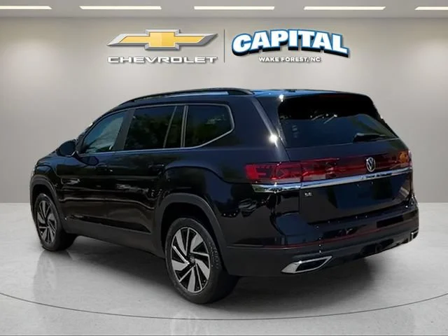 Used 2024 Black Volkswagen 2.0T SE w/Technology image 3
