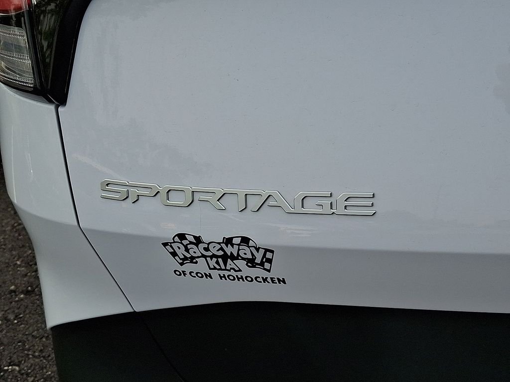 Used 2023 White Kia X-Line image 31
