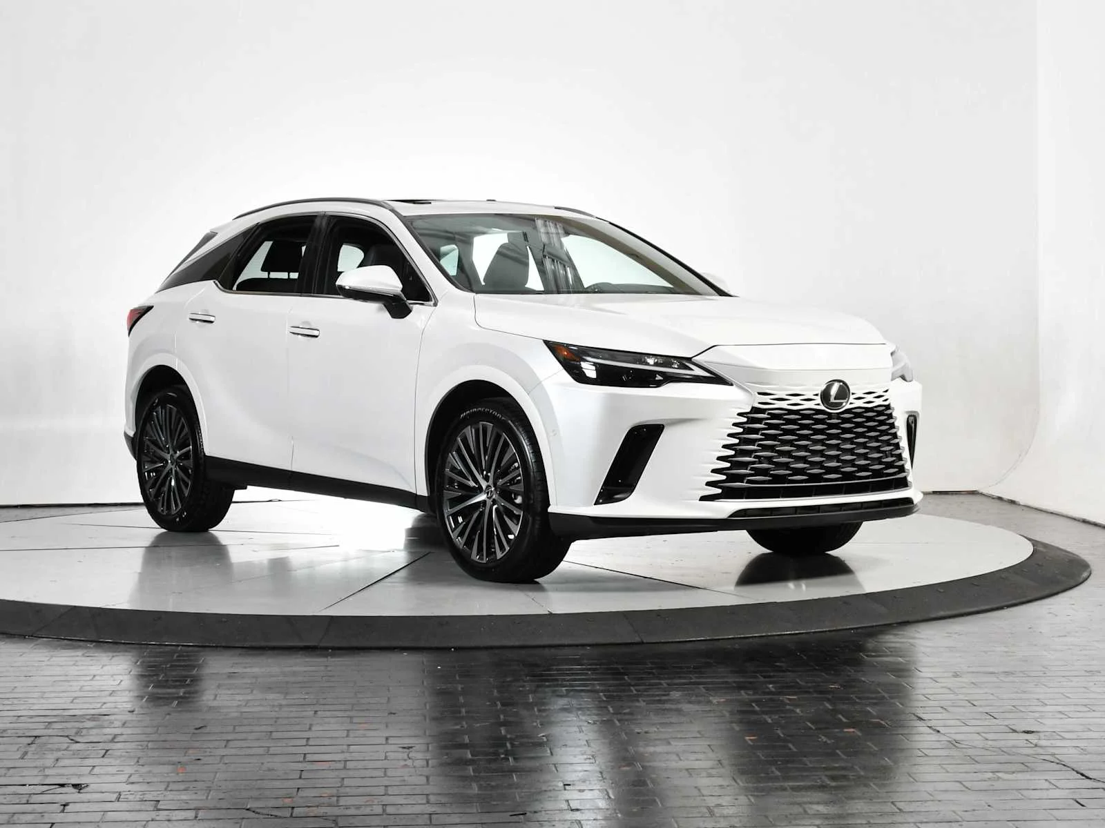 2025 Lexus RX 350 - Photo 9