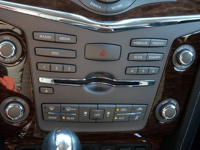 Used 2019 Blue Pearl Nissan SV image 24