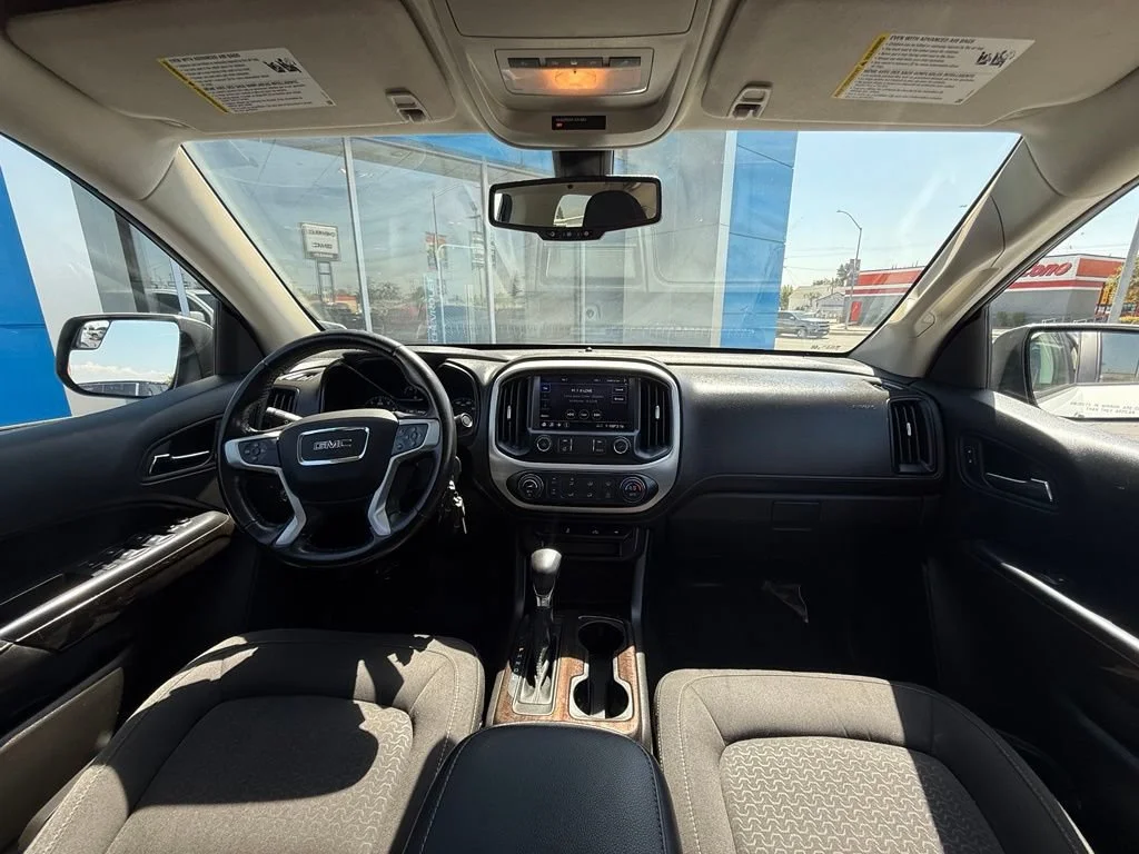 Used 2022 SUMMIT WHITE GMC 4WD Elevation image 18
