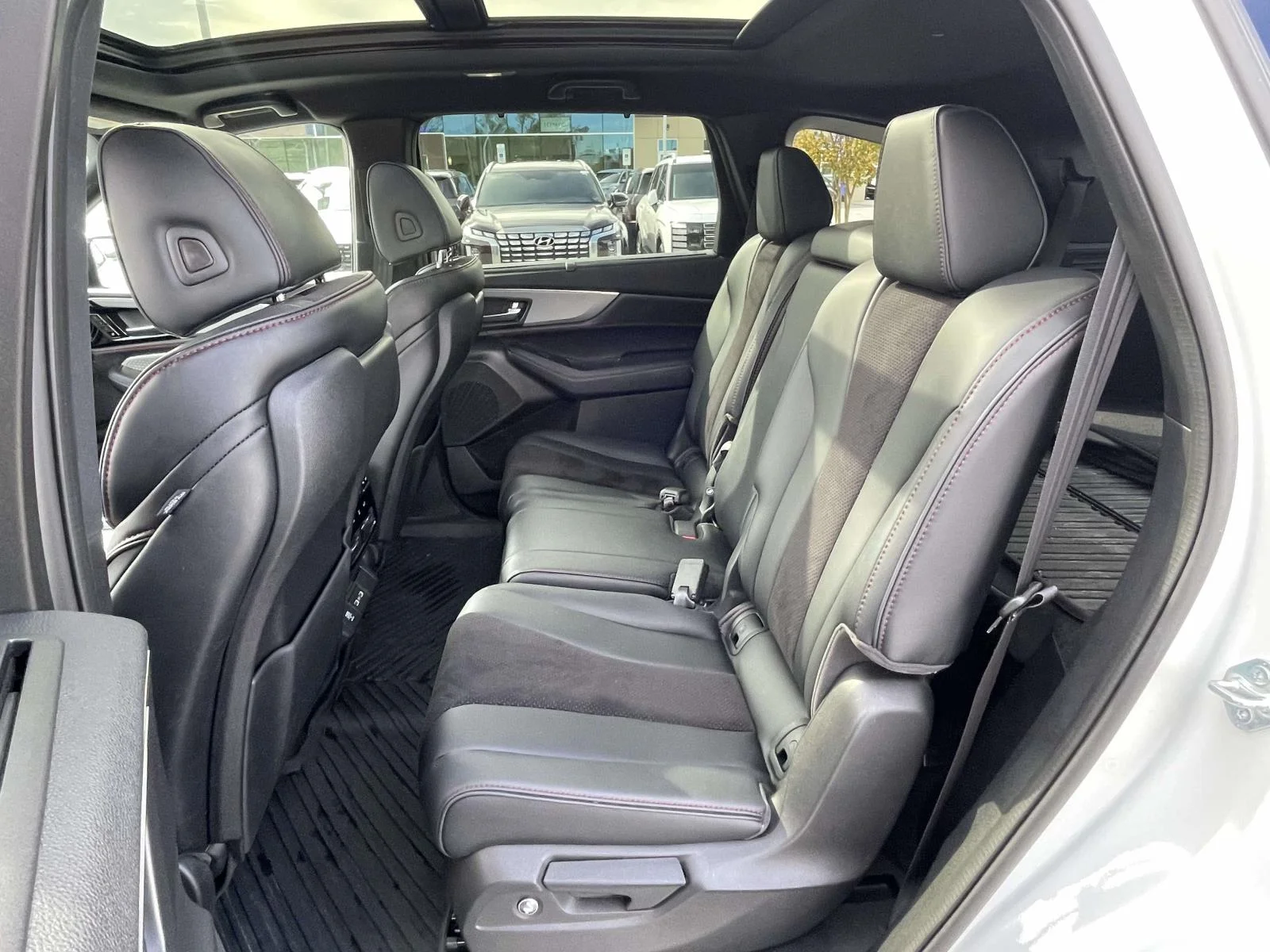 Used 2022 Platinum White Pearl Acura w/A-Spec Package image 3