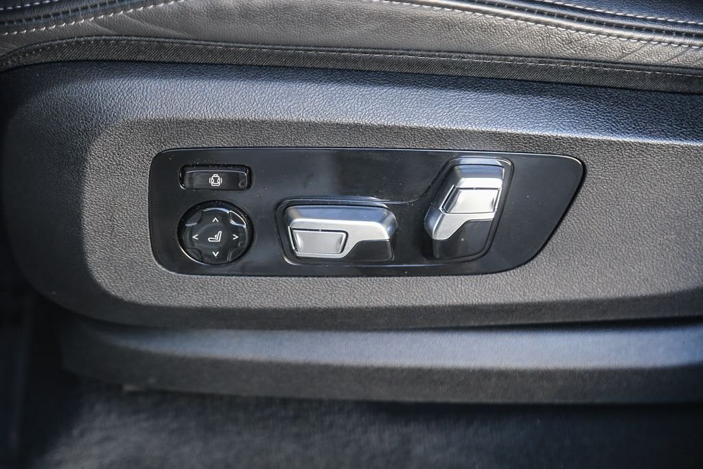Certified Used 2023 Alpine White BMW xDrive40i image 18