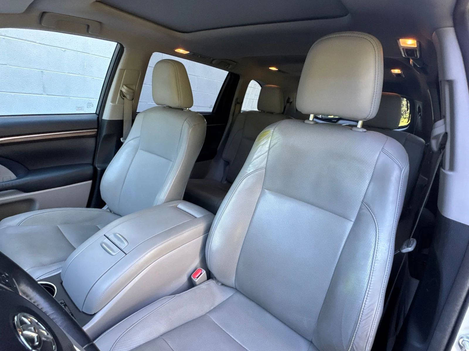 Used 2015 Blizzard Pearl Toyota Limited image 44