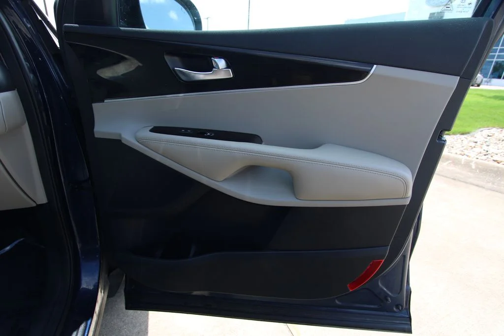 Used 2019 Blue Kia LX image 39