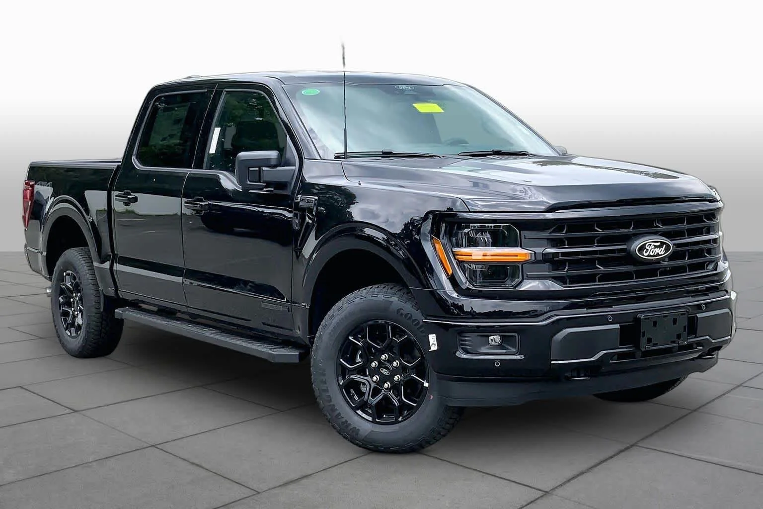 New 2026 Agate Black Metallic Ford XLT image 19