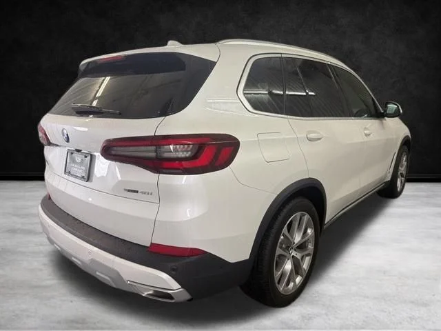 Used 2023 Mineral White Metallic BMW sDrive40i image 6