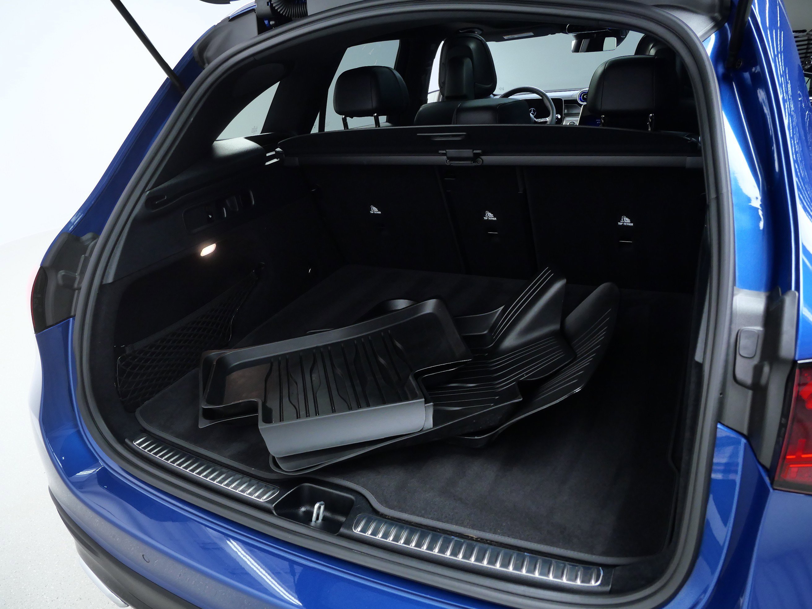 Used 2025 Starling Blue Metallic Mercedes-Benz GLC 300 image 7