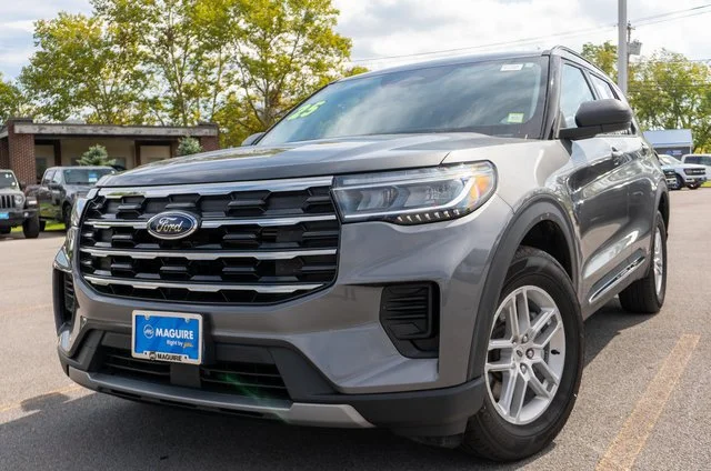 Used 2025 Gray Metallic Ford Active image 1