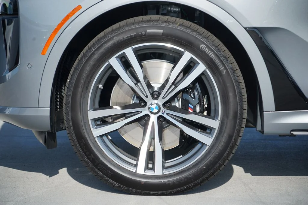 New 2027 Skyscraper Grey Metallic BMW xDrive40i image 5