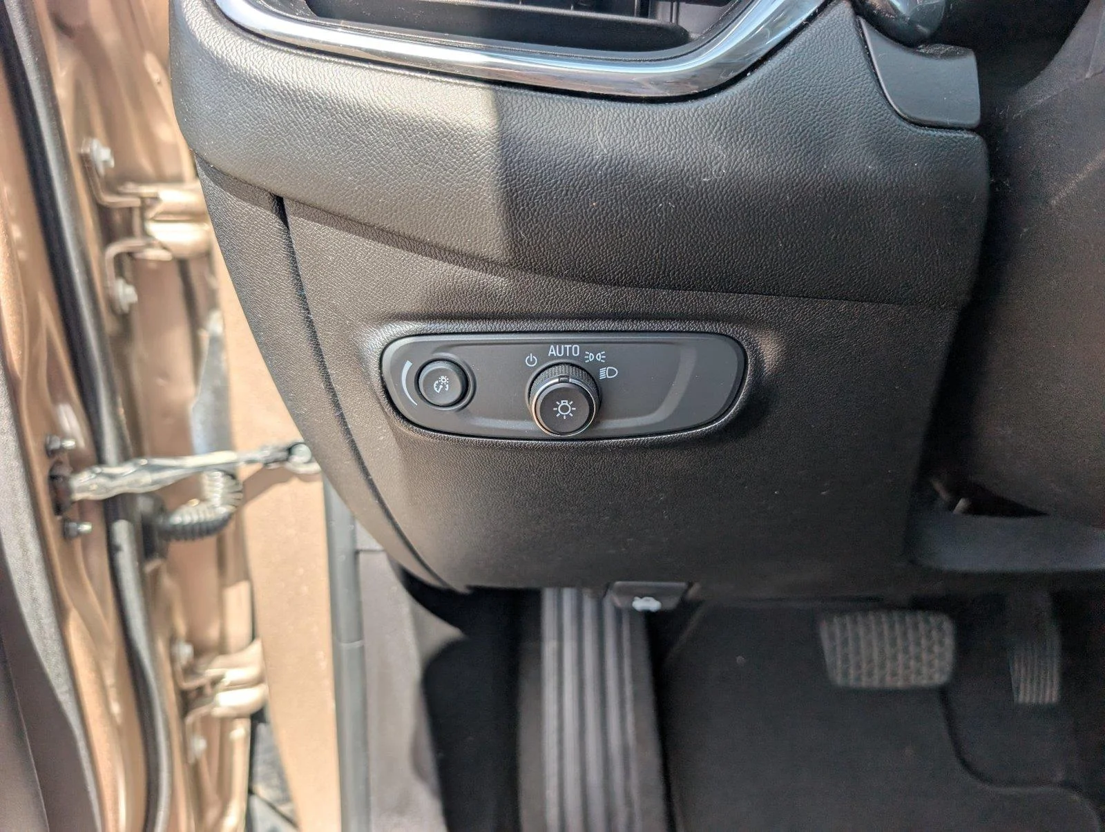 Used 2019 SANDY RIDGE METALLIC Chevrolet LT image 26