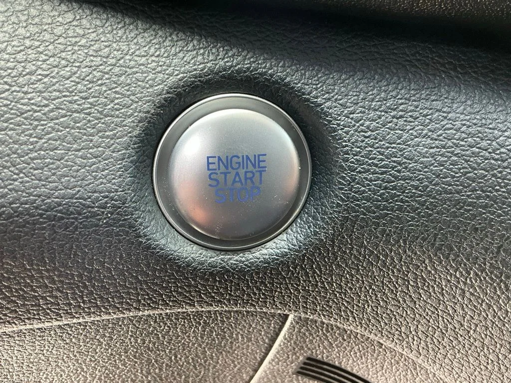 Used 2022 Silver Hyundai XRT image 33