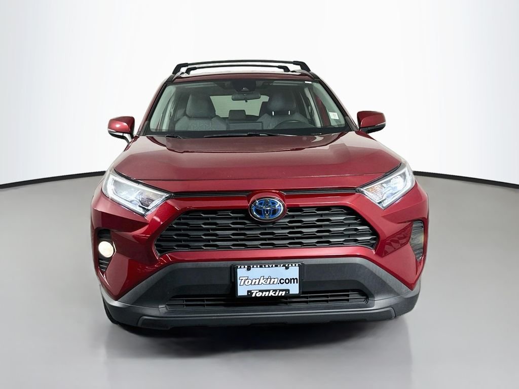 Used 2021 Pearl Toyota XLE image 3