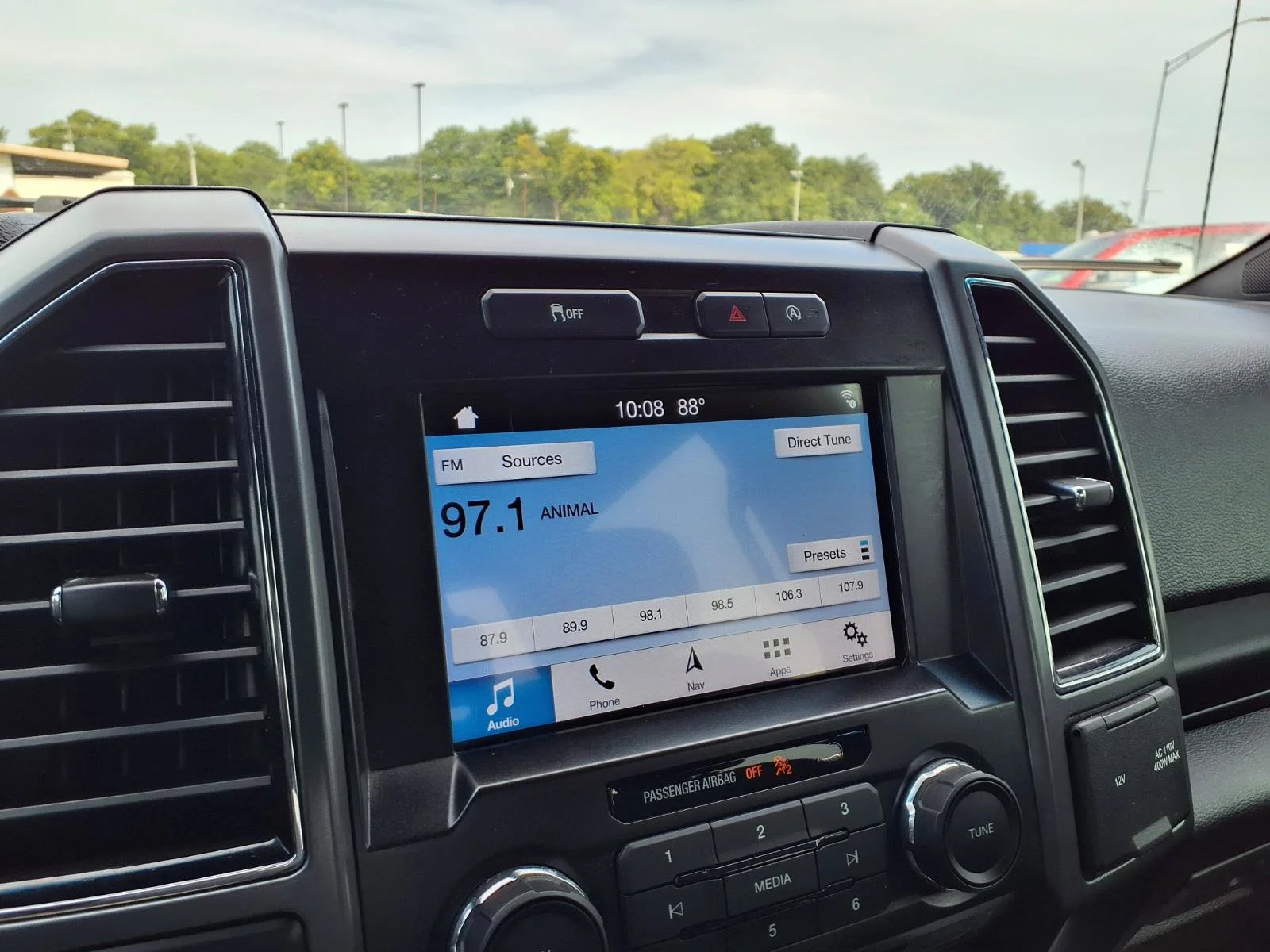 Used 2018 White Ford  image 4