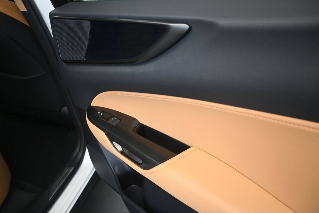 2025 Lexus NX 350 - Photo 21
