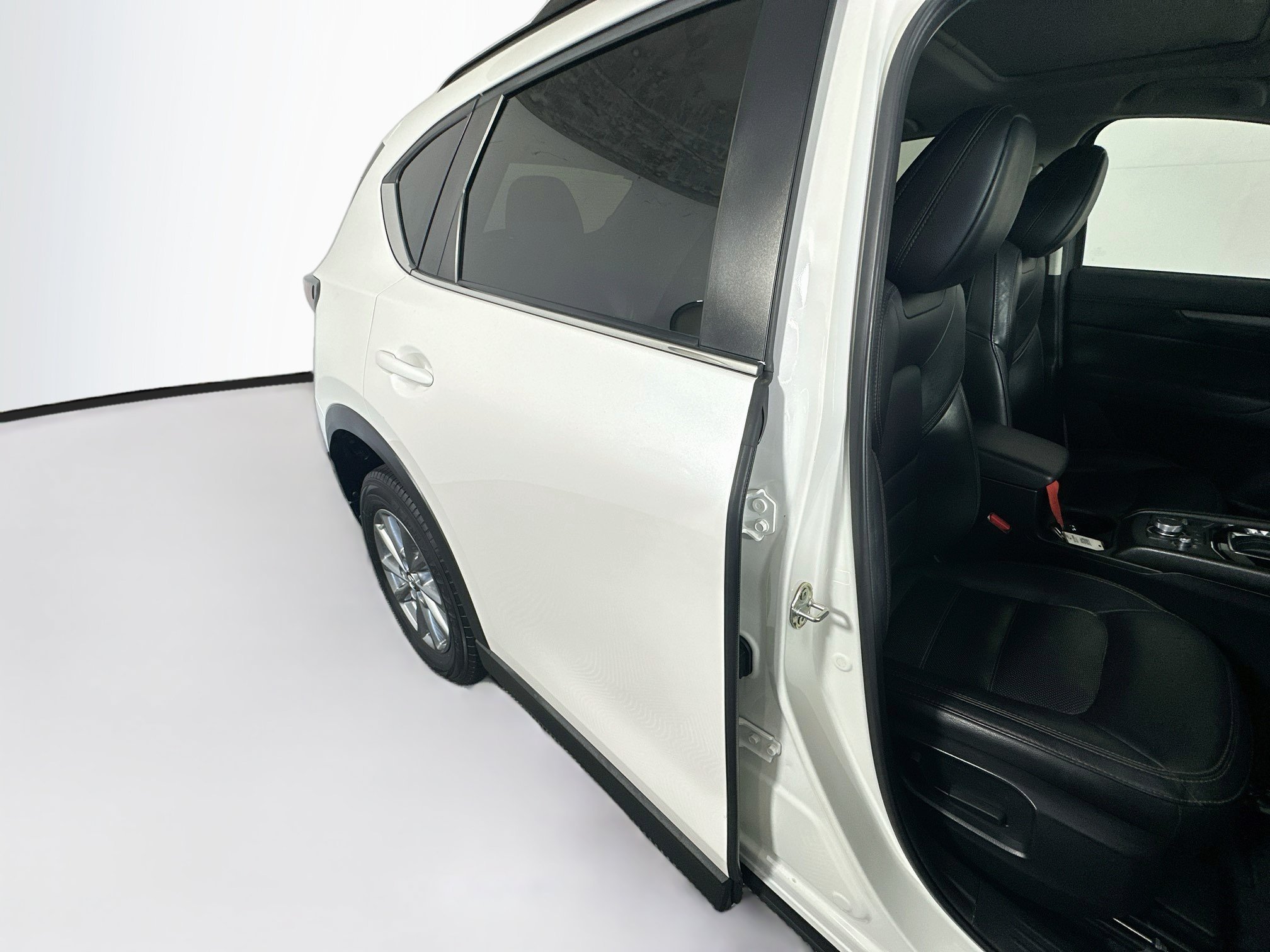 Used 2022 Snowflake White Pearl Mica Mazda 2.5 S Preferred Package image 28