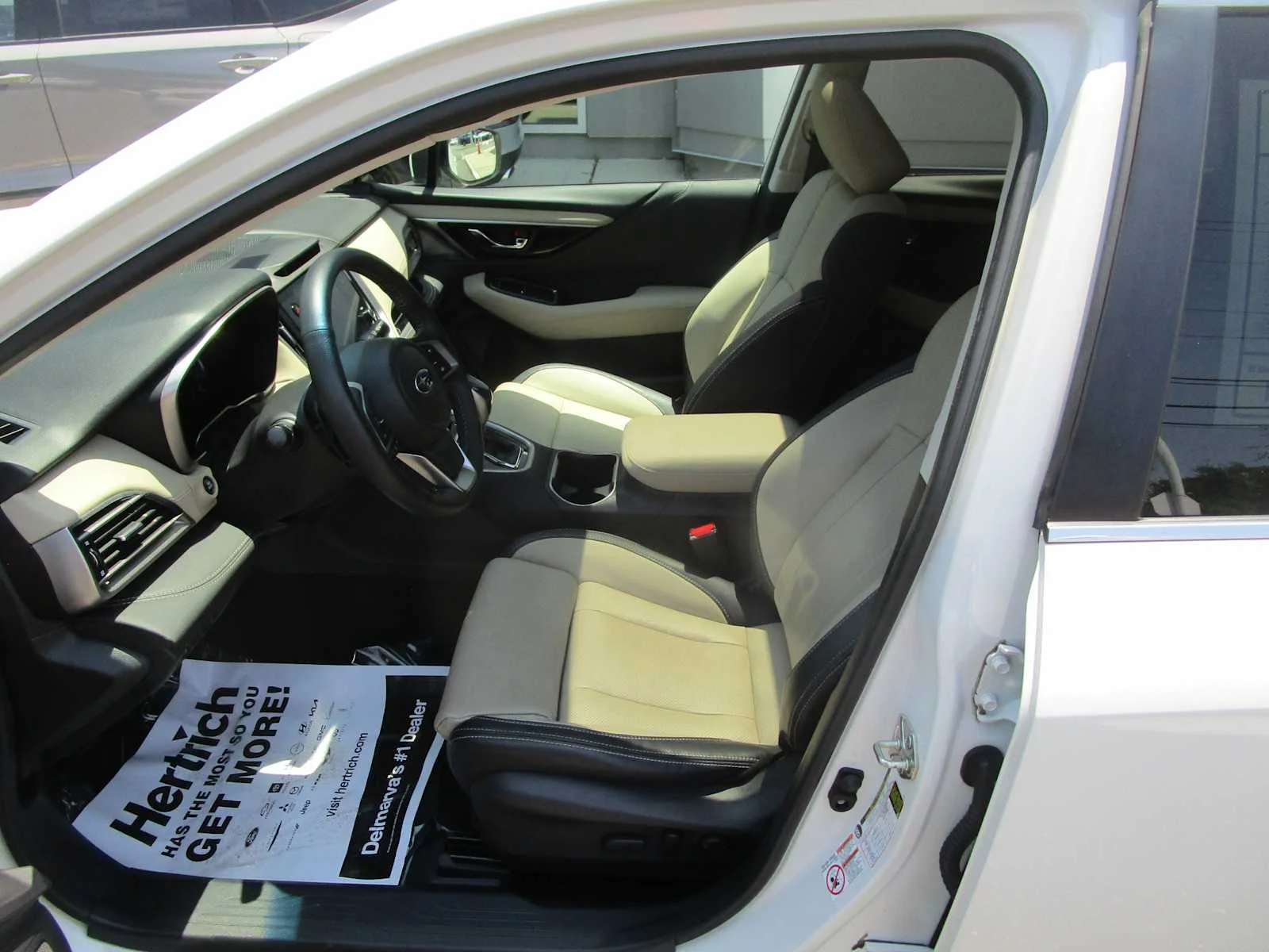Used 2020 Crystal White Pearl Subaru Limited image 12