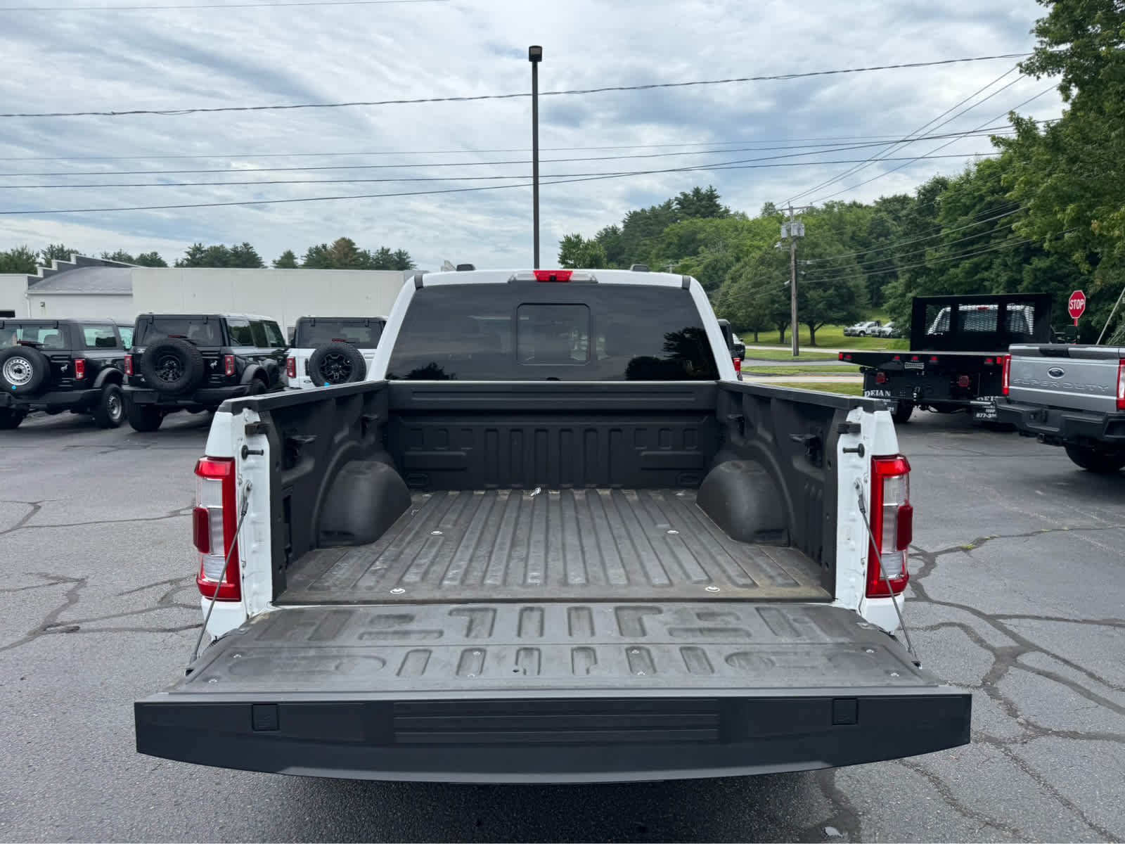 Certified Used 2021 Oxford White Ford LARIAT image 5