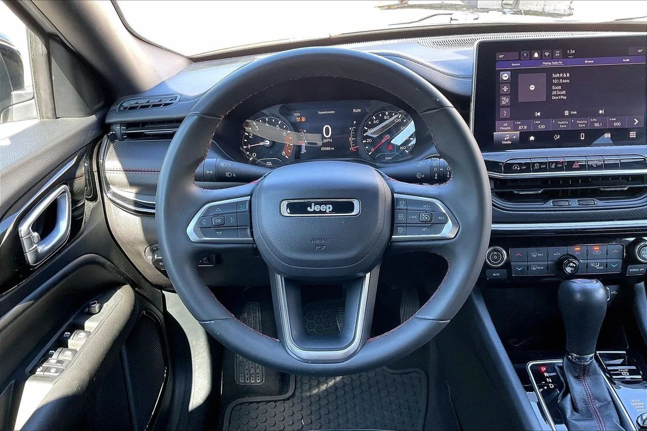 Certified Used 2024 Silver Jeep Trailhawk image 9