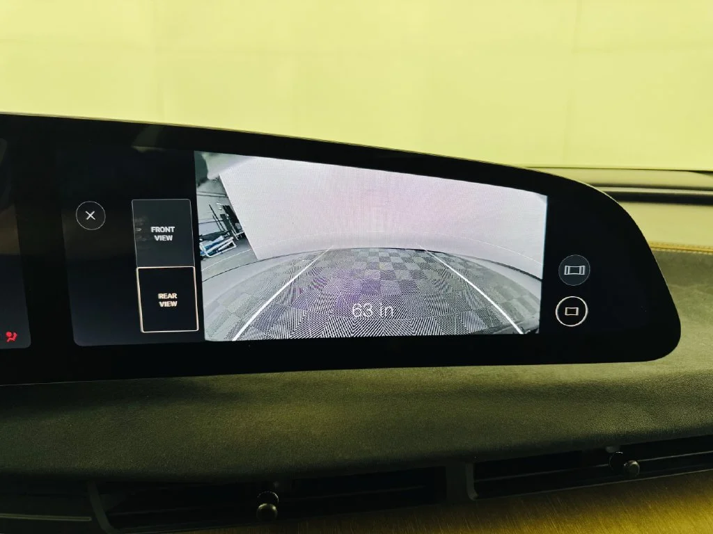 Used 2022 Black Lucid Grand Touring image 14