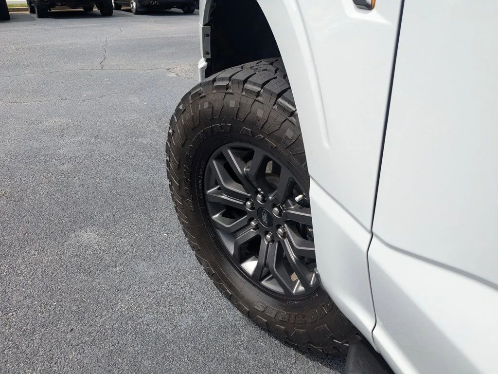 Used 2023  Ford Tremor image 9