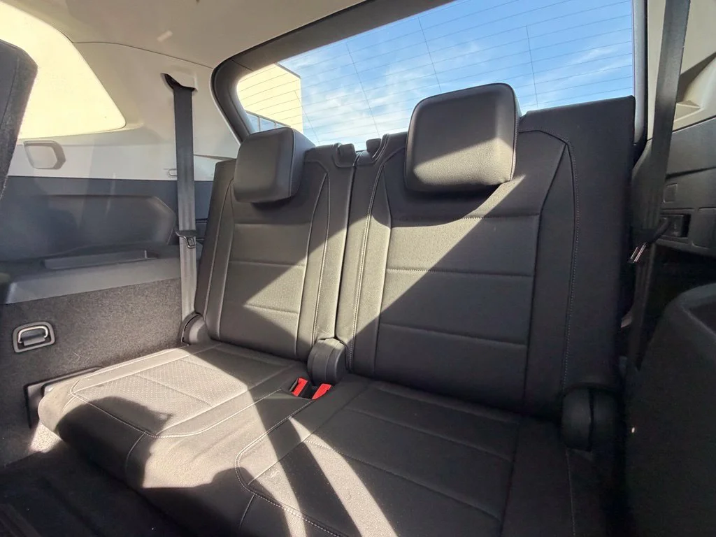 Used 2018 Black Volkswagen 2.0T SEL image 11