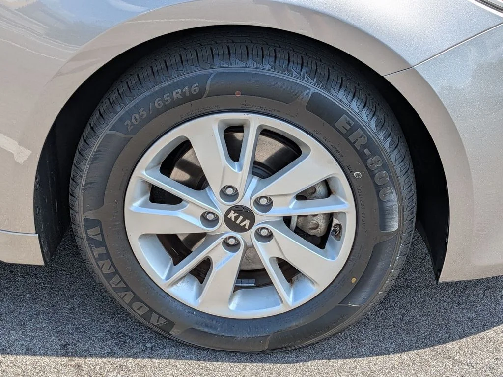 Used 2016 Gray Kia LX image 9