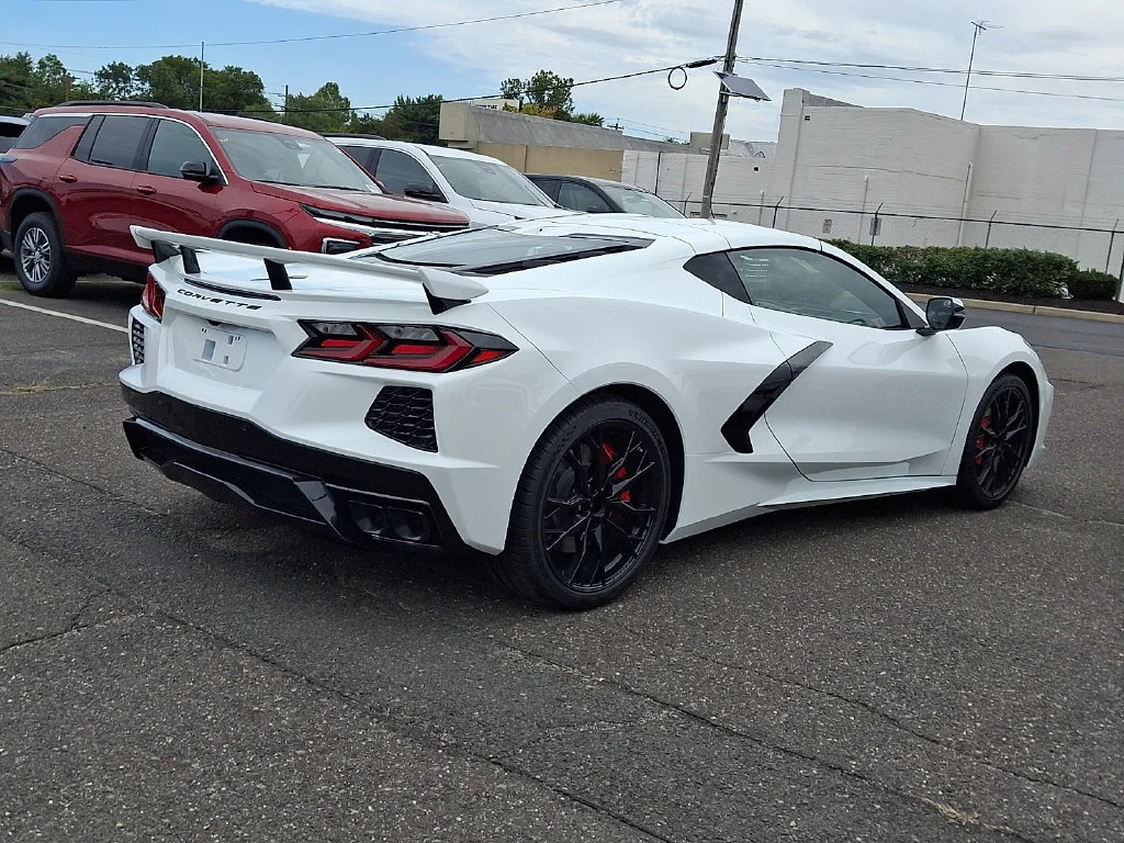 New 2027 Arctic White Chevrolet 2LT image 8