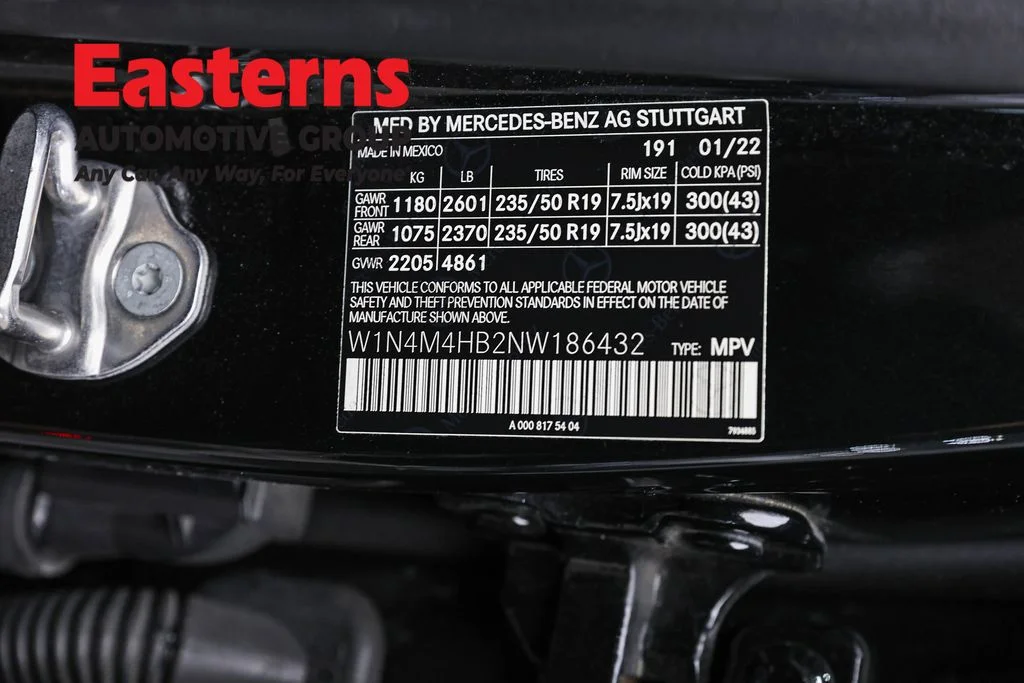 Used 2022 Black Mercedes-Benz GLB 250 image 33
