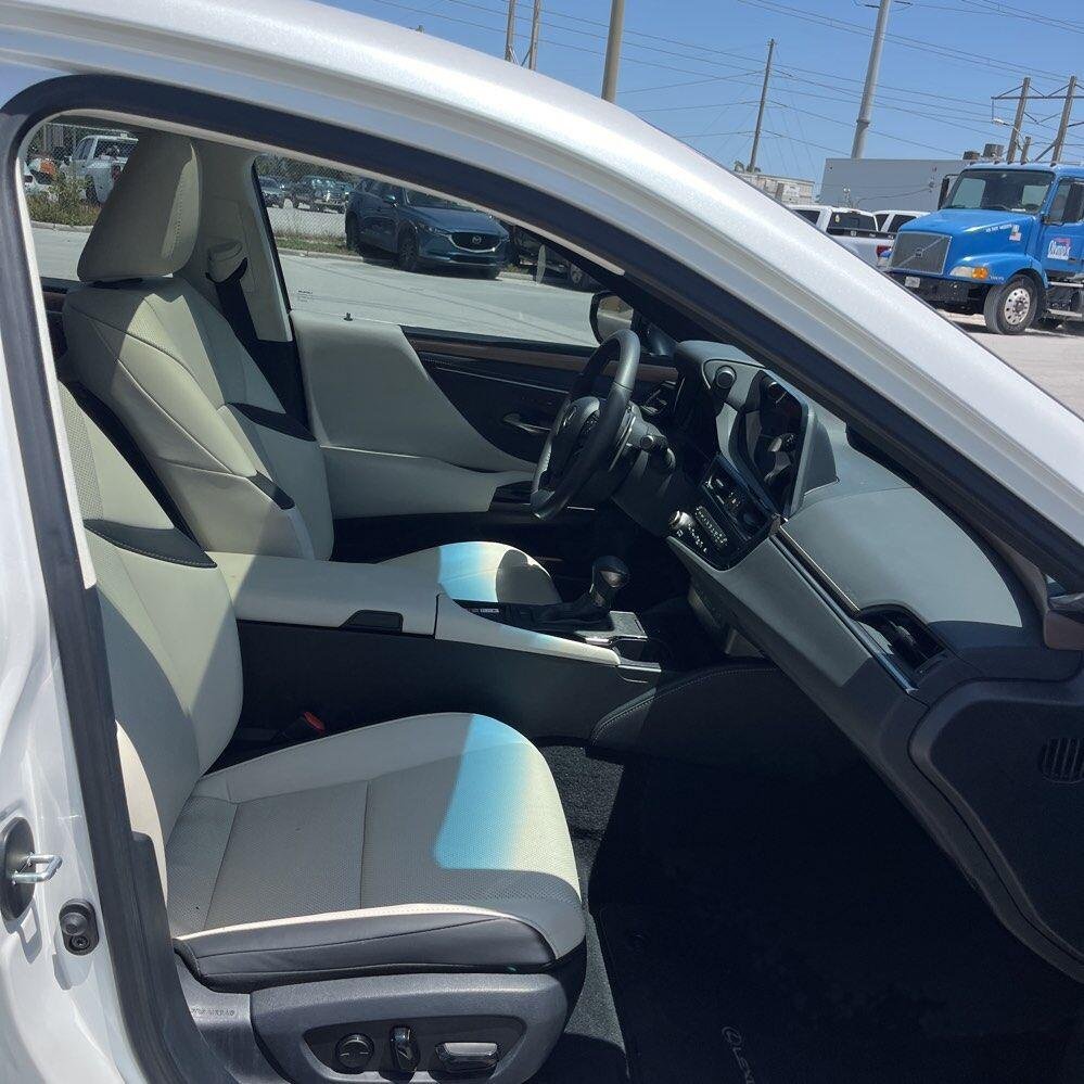 Used 2023 Eminent White Pearl Lexus ES 350 image 6