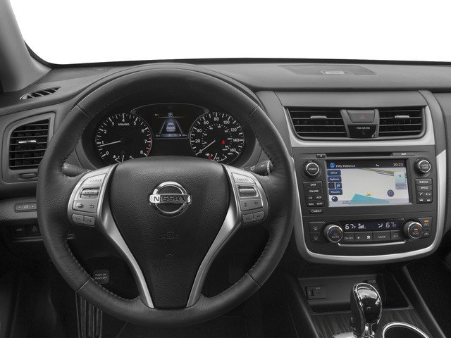 Used 2017 Brilliant Silver Nissan 2.5 SL image 10