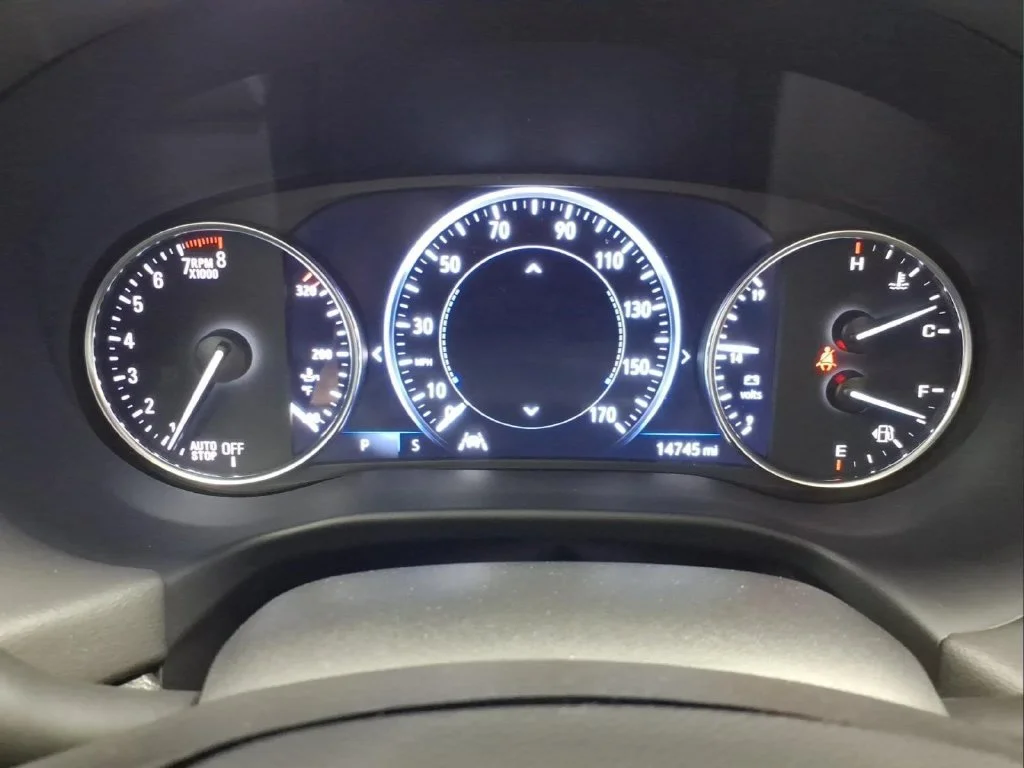 Certified Used 2024 White Buick Avenir image 25