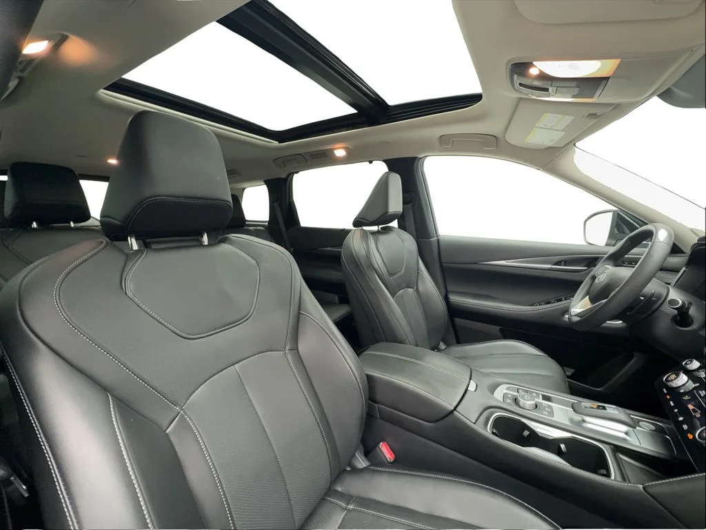 Used 2025 Gray INFINITI LUXE image 34