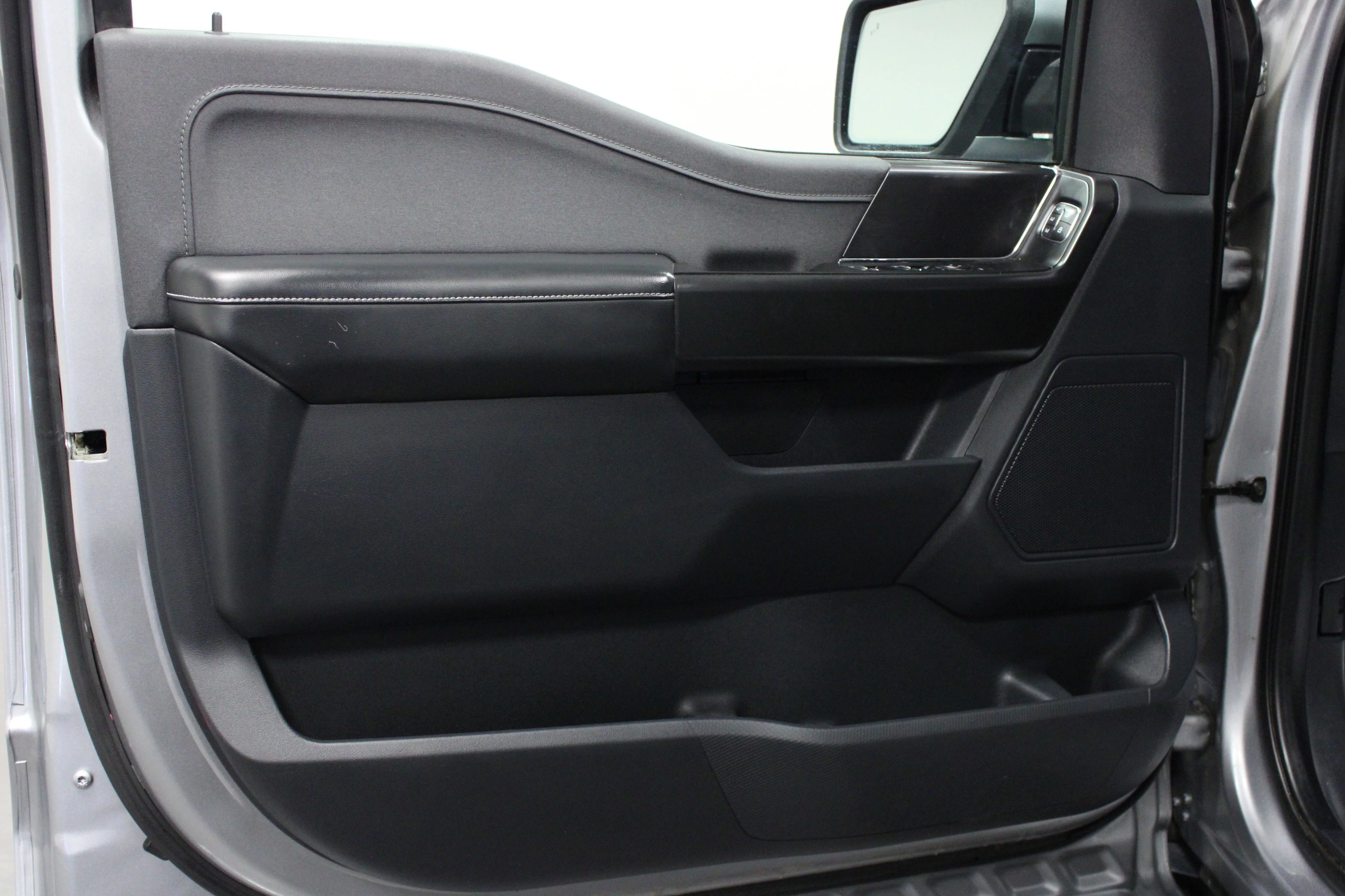 Used 2022 Silver Metallic Ford Raptor image 11