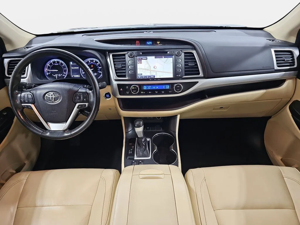 Used 2017 Black Toyota XLE image 10