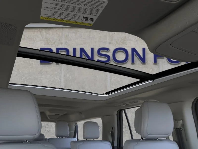 New 2026 Star White Metallic Tri-Coat Ford MAX Platinum® image 45