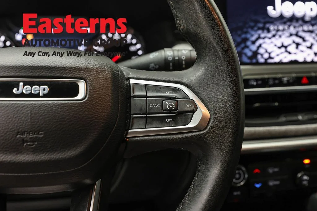 Used 2023 Black Jeep Latitude image 15