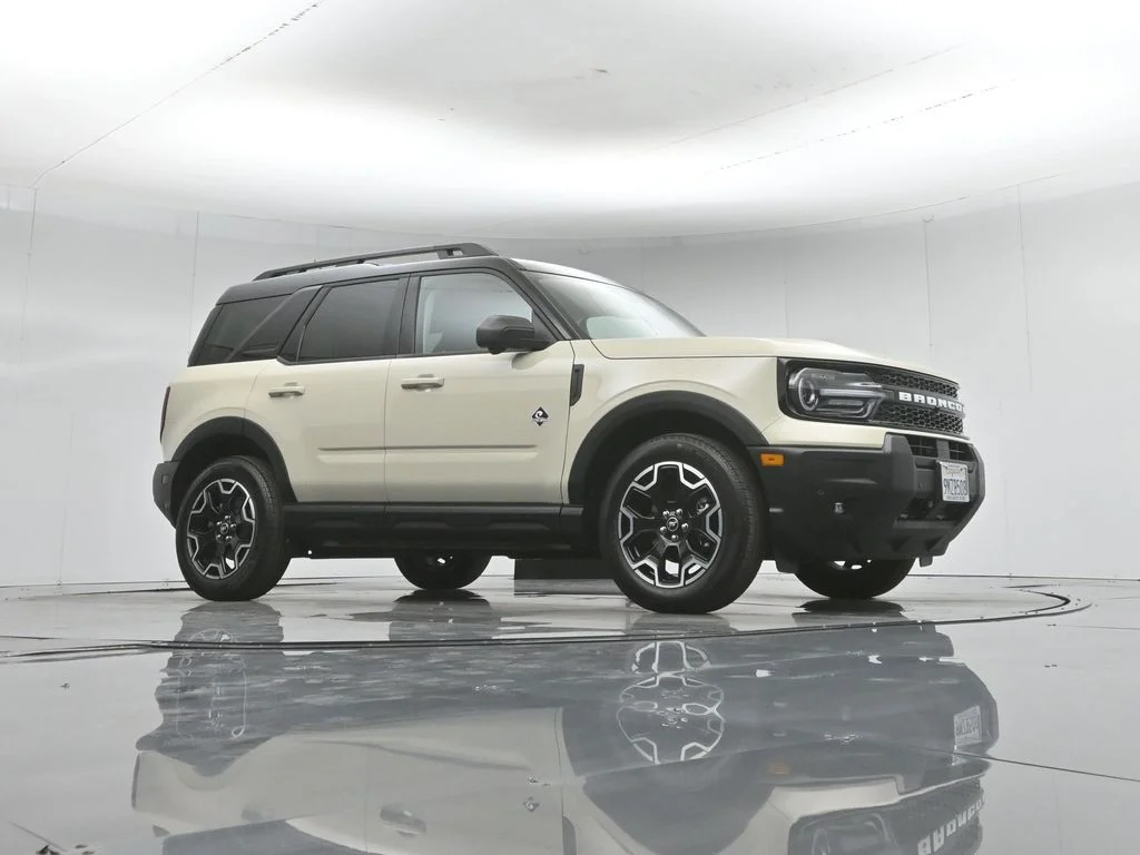 Certified Used 2025 Beige Ford Outer Banks image 4