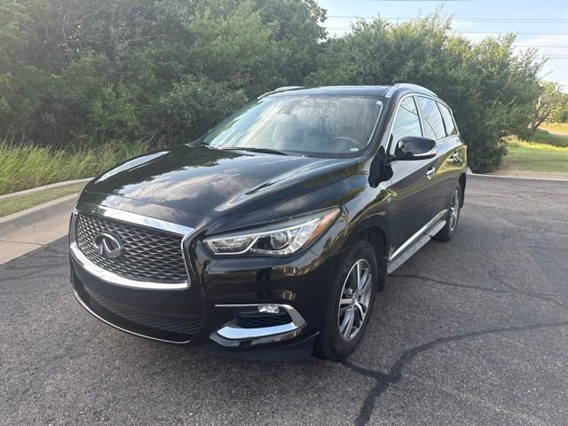 Used 2020 Black INFINITI LUXE image 1