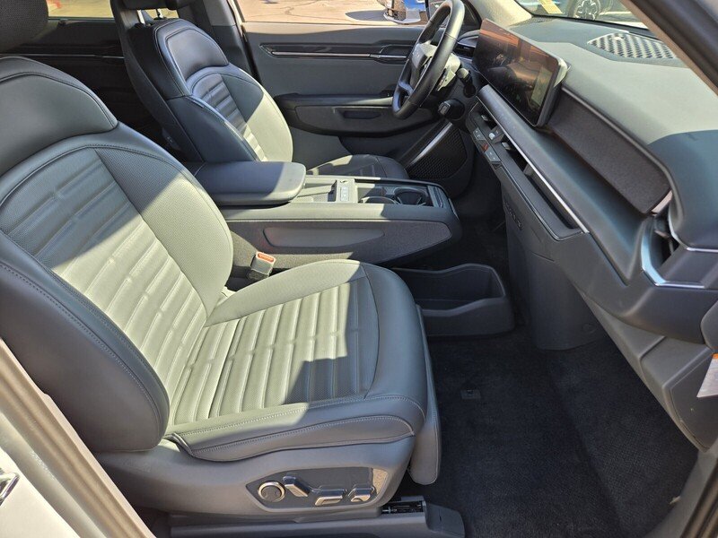 Used 2024 Ivory KIA LAND AWD image 16