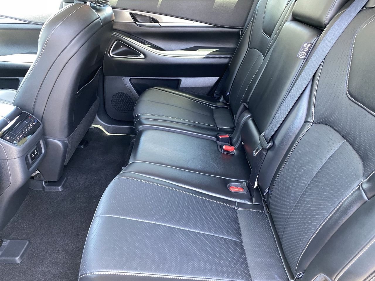 Certified Used 2026 Mineral Black INFINITI LUXE image 15