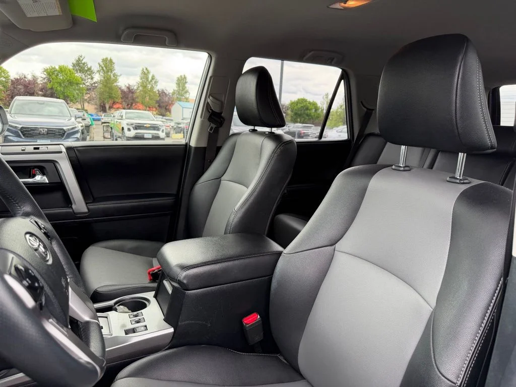 Used 2022 Classic Silver Metallic Toyota SR5 Premium image 16